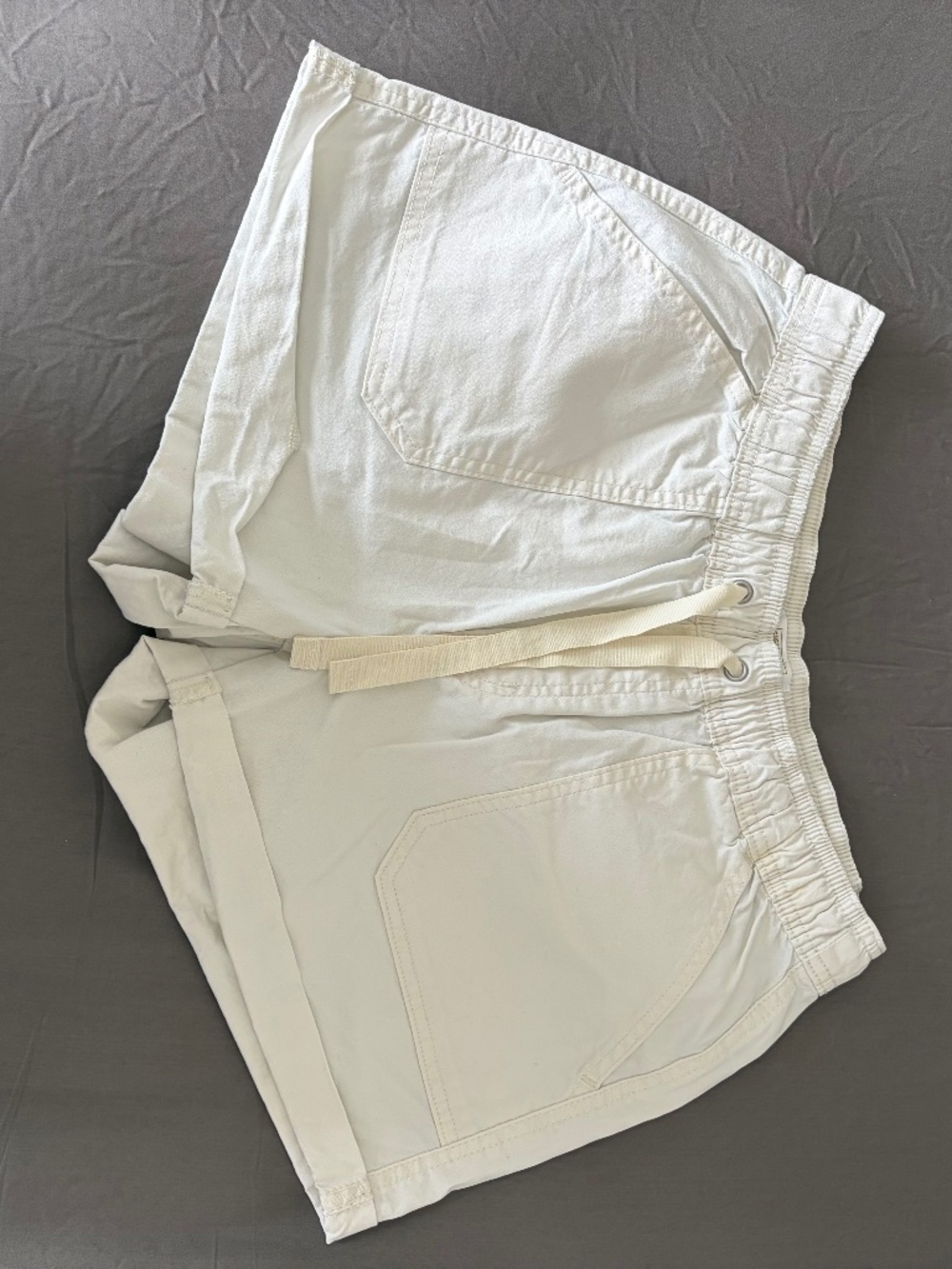 NWOT Women's 6 - Signature by Levi White Drawstring Cotton Shorts 4 Pockets